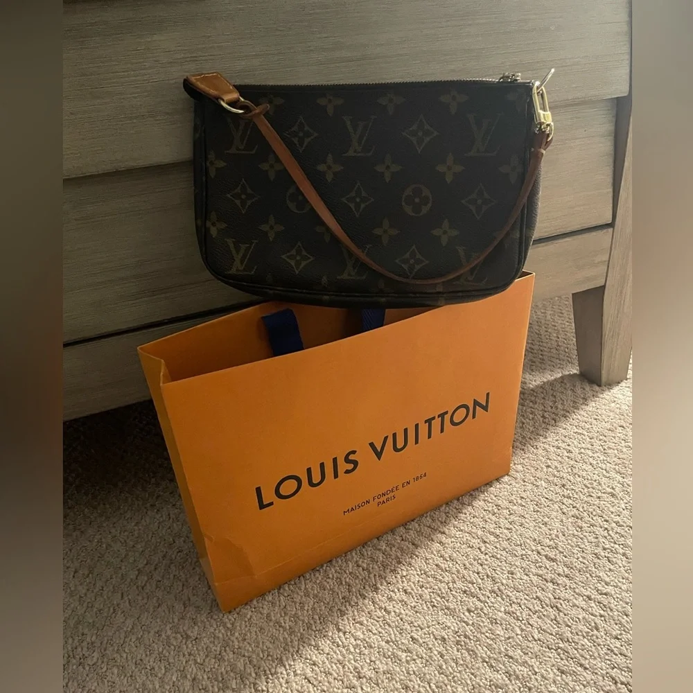 Louis Vuitton Monogram Pochette Accessories Vintage Top Handle Bag - Picture 3 of 13